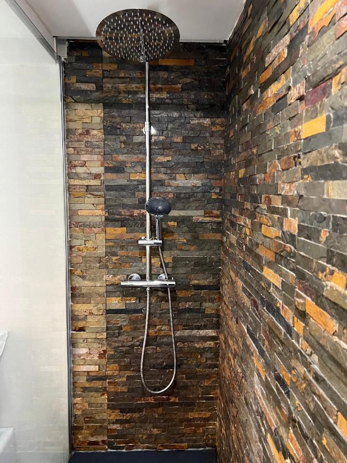 Modern Room With Indoor Shower Near The River - Quarto Moderno Com Duche Interior Proximo Da Ribeira Vila Nova de Gaia Ngoại thất bức ảnh